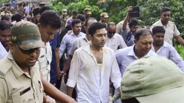 6a1b98882858e-mamata-banerjee-blames-bjp-threatens-hospital-abhishek-banerjee-31101135-16x9