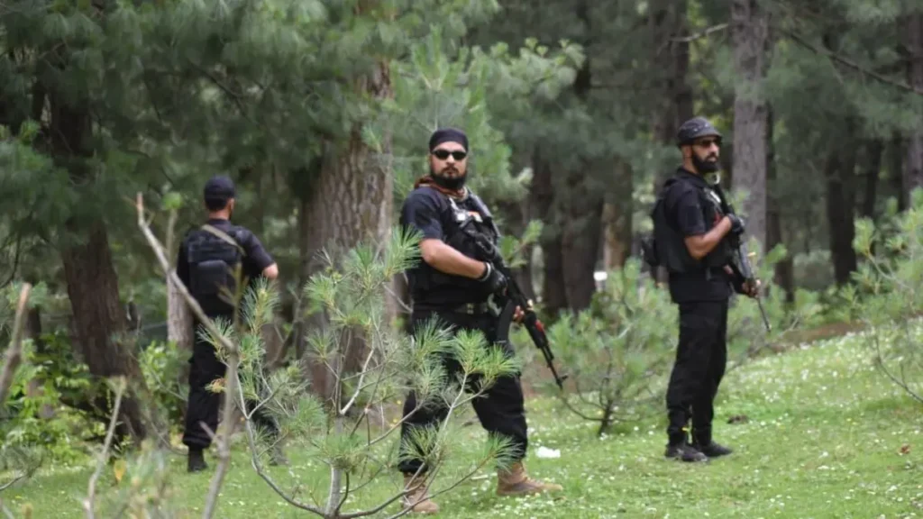 22-sniper-teams-among-multi-layered-security-grid-for-amarnath-yatra-2026-deployed-in-south-kashmir-s-anantnag-1782358544281-1280x720