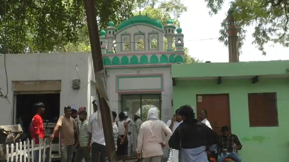 6a312f414c401-a-bulldozer-will-be-used-on-another-mosque-in-varanasi-after-june-161051437-16x9