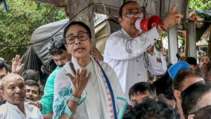 mamata-banerjee-protest-02451691-16x9_0