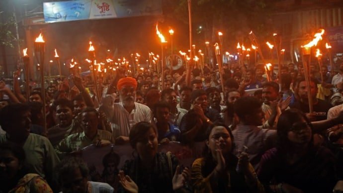 thousands-of-hindus-held-a-protest-march-in-dhaka-on-friday-205640635-16x9_0 (1)
