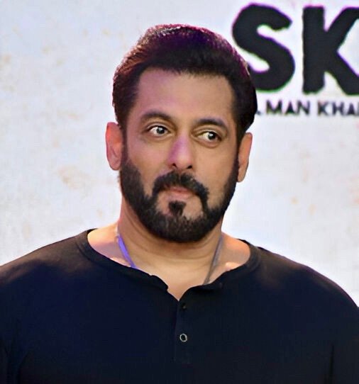 Salman_Khan_snapped_at_the_Angry_Young_Men_trailer_launch
