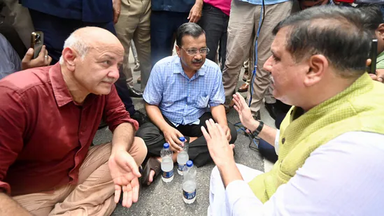 aap_protest_1785832249080_1785832257571_d6d7ce00-9419-422c-9e41-3558daec9a93